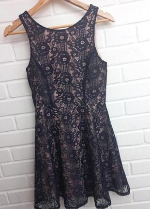Кружевное платье