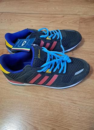 Нові кросівки