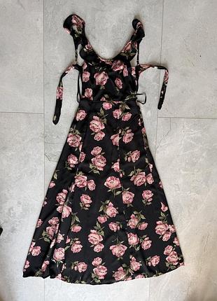 Сукня з квітами