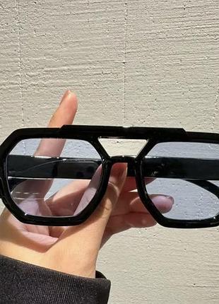 Окуляри з блакитними лінзами