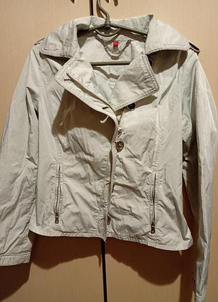 Ветровка женская, размер с/хс.