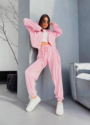 М’якість, що закохує: велюровий костюм у найсоковитіших відтінках