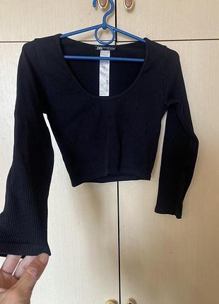 Кроп топ з довгим рукавом в рубчик чорний zara