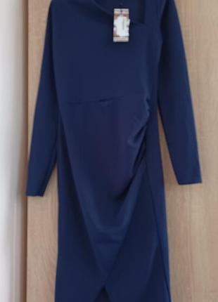 Красивое женское платье.