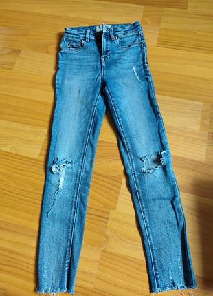 Джинсы скинни