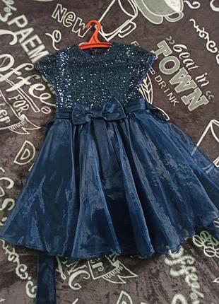 Платье на выпускной темно-синее с пайетками