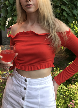 Літній топ з відкритими плечима