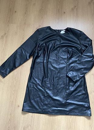 Жіноча сукня з еко-шкіри, розмір xl