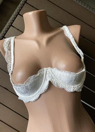 Стильный бюстгалтер белый кружево неполная чашка л12