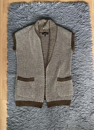 Max mara weekend стильна желтка з вмістом шерсті і кашеміру від преміум бренду