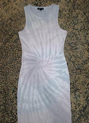 Актуальное летнее платье сарафан в рубчик в разводы тай дай принт