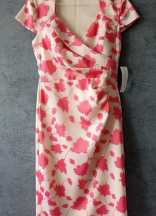 Нарядное платье футляр р.10