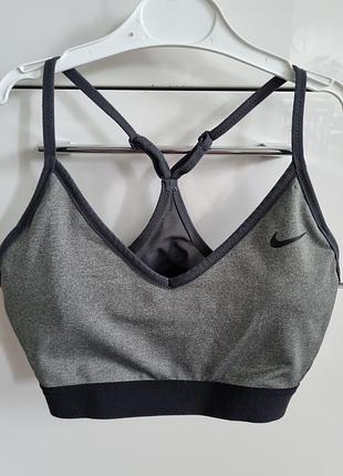 Спортивный топ nike