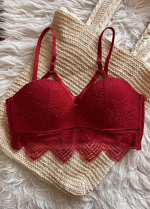 Бюстгальтер темно червоний з мереживом та гарними шлейками пуш ап