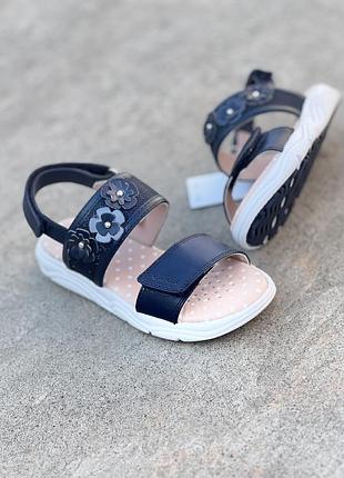 Шкіряні босоніжки geox j sandal deaphne. оригінал.