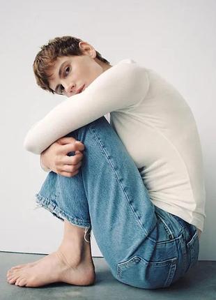 Молочний напівпрозорий лонгслів zara