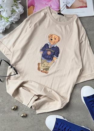 Футболка з ведмедиком і розрізами з боків