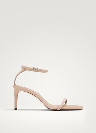 38/39 р босоніжки з тонкими ремінцями massimo dutti замшеві