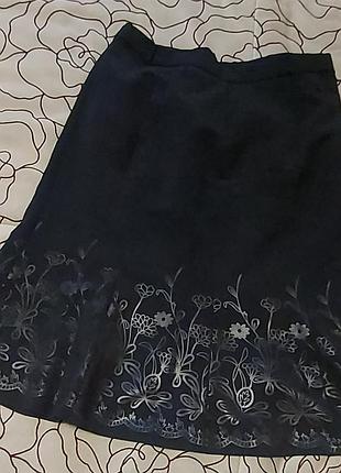 Юбка с аппликацией
