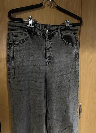 Сірі джинси