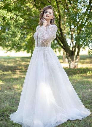 Неймовірна весільна або випускна сукня