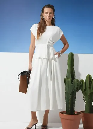 Льняная молочная юбка макси с карманами и высокой посадкой 80% лён