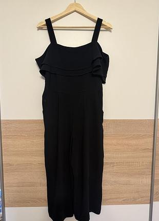 Комбінезон чорний  жіночий укорочений reserved розмір 38