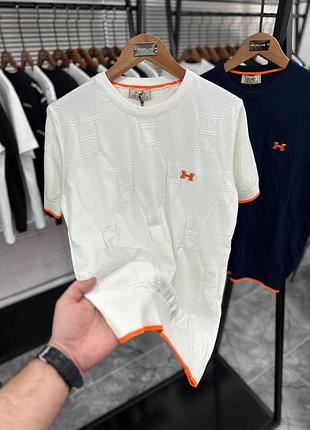 Футболка чорна біла