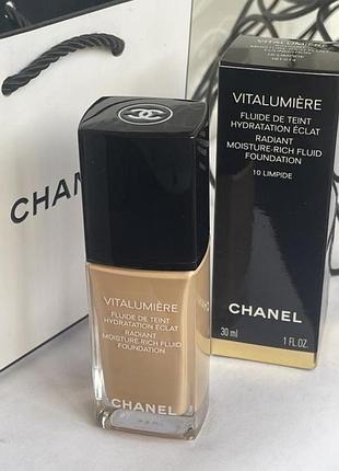 Тональний флюїд для обличчя chanel