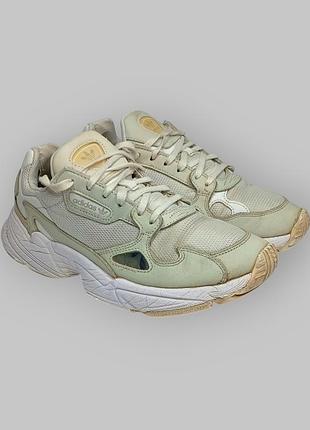 Женские кроссовки adidas falcon