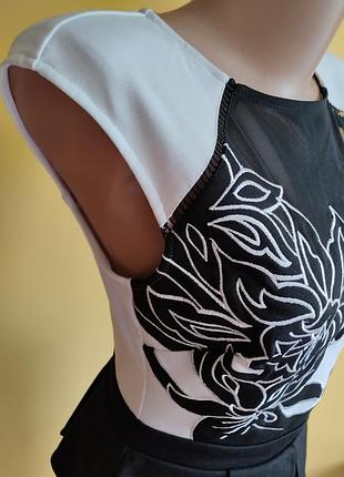 Сукня чорна з білою вишивкою lipsy5 фото