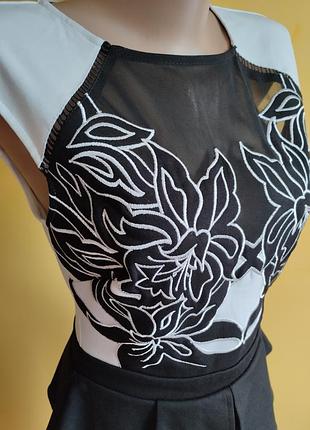 Сукня чорна з білою вишивкою lipsy2 фото