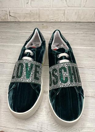 Велюровые кроссовки мокасины love moschino