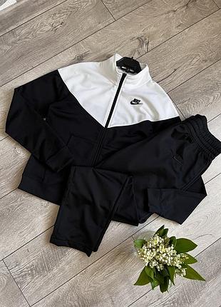 Спортивний костюм від nike