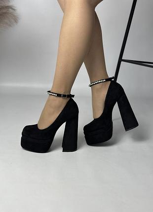 Жіночі туфлі на платформі чорні