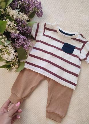 Комплект на 0-3 мес. летний костюм на 0-3. футболка на мальчика 0-3. штанишки в рубчик