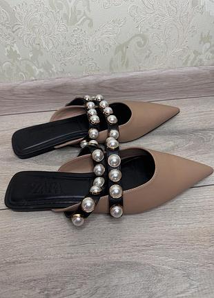 Жіночі шльопанці zara
