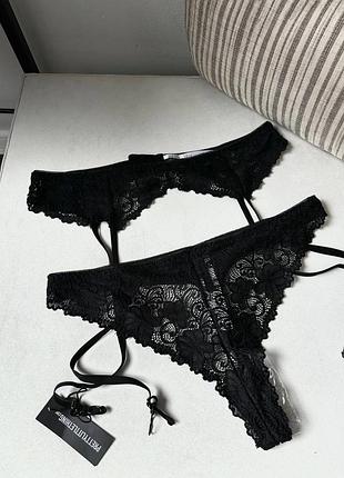 Комплект кружевной черного цвета prettylittlething