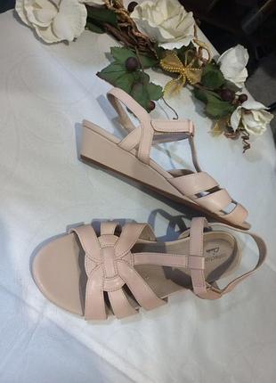 Новые кожаные босоножки, clarks, p.38