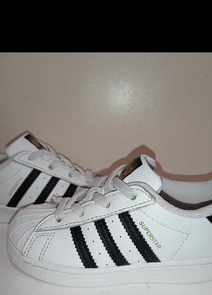 Брендовые кожаные,легкие удобные кроссовки adidas.