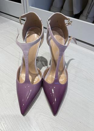 Лаковые лодочки