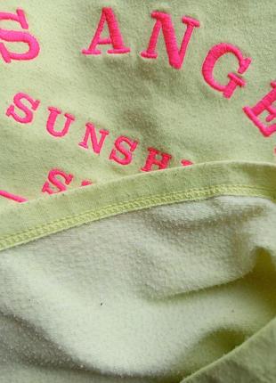 Яркий свитшот лонгслив