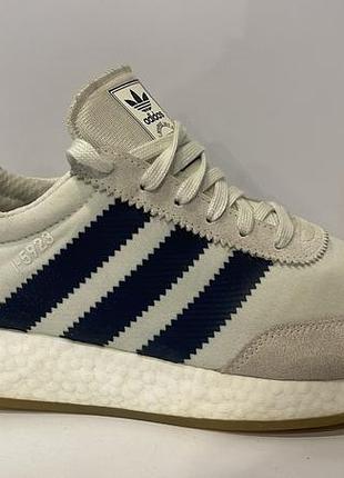 Adidas кросівки