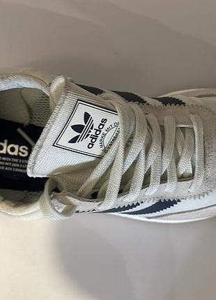 Adidas кросівки2 фото