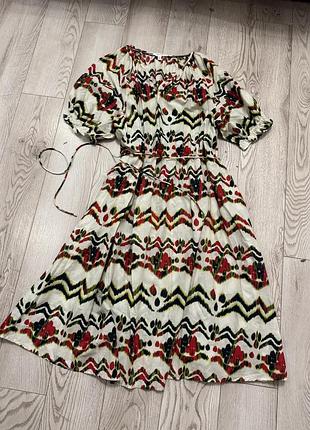 Легка сукня з бавовни