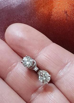 Серьги шарики с бриллиантами муассанитом мясного цвета с голубым оттенком