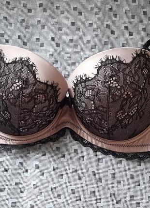 Бюстик з пушапом