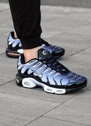 Кросівки nike air max plus tn flagship violet  🔥