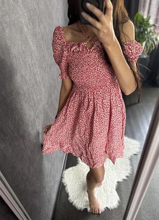 Легка літня сукня