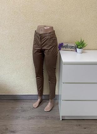 Фирменные, стрейчевые брюки в идеале!!!